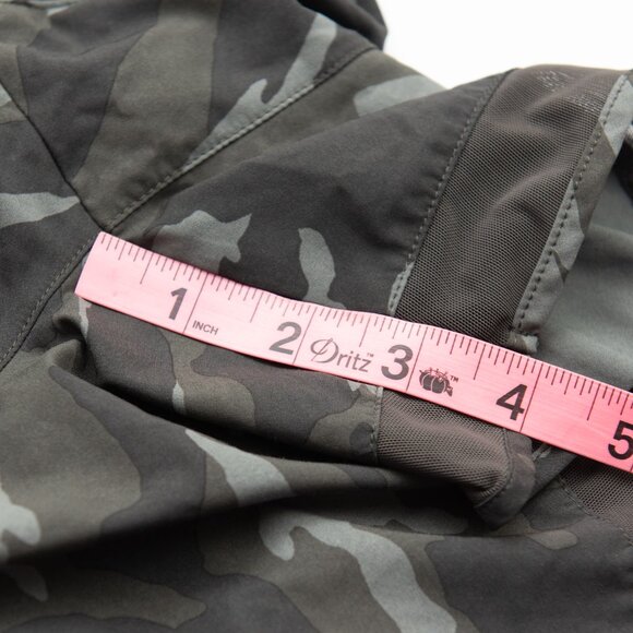 Athleta Shorts Mesh Racer Run Mid Rise 4" Built-in Brief Cameo Green Size Medium - Picture 6 of 7